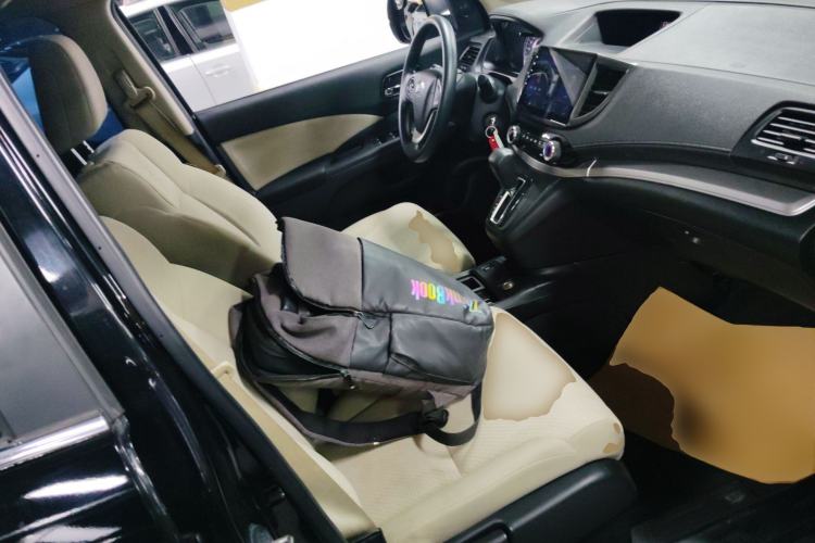 Used Honda CR-V 2016 2.0L Two-Wheel Drive Classic Edition Right Front Seat