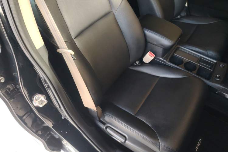 Used Honda CR-V 2016 2.0L two-wheel drive Urban Edition Right Front Seat