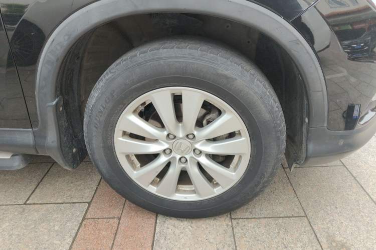 Used Honda CR-V 2016 2.0L two-wheel drive Urban Edition Right Front Wheel Hub