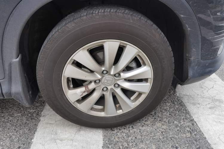 Used Honda CR-V 2016 2.0L two-wheel drive Urban Edition Right Front Wheel Hub