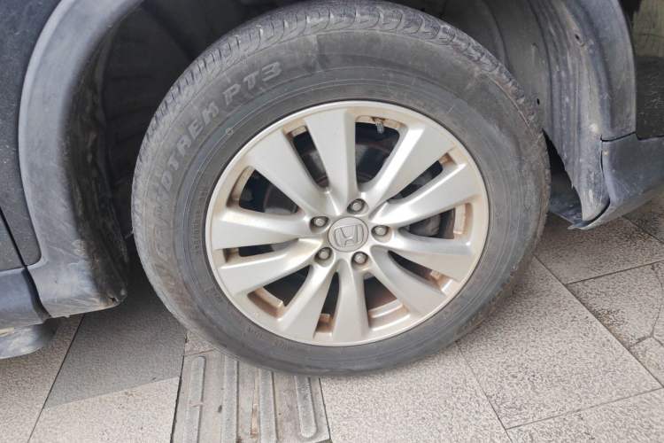 Used Honda CR-V 2016 2.0L Two-Wheel Drive Classic Edition Right Front Wheel Hub