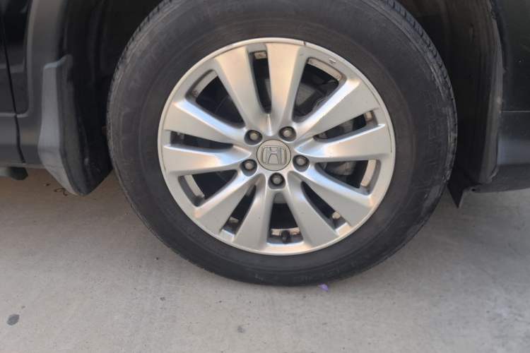 Used Honda CR-V 2016 2.0L Two-Wheel Drive Classic Edition Right Front Wheel Hub