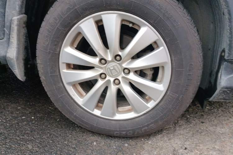 Used Honda CR-V 2016 2.0L two-wheel drive Urban Edition Right Front Wheel Hub