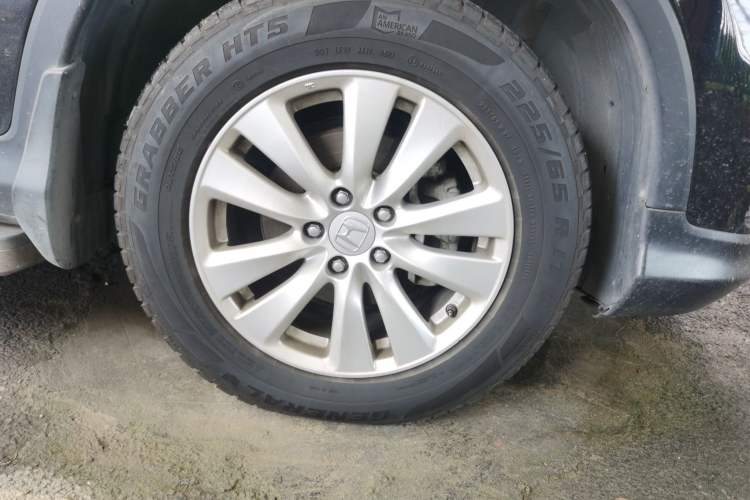 Used Honda CR-V 2016 2.0L two-wheel drive Urban Edition Right Front Wheel Hub
