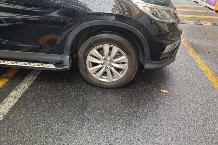 Used Honda CR-V 2016 2.0L two-wheel drive Urban Edition Right Front Wheel Hub