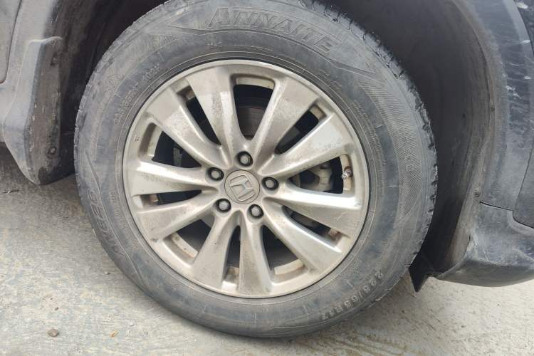 Used Honda CR-V 2016 2.0L Two-Wheel Drive Classic Edition Right Front Wheel Hub