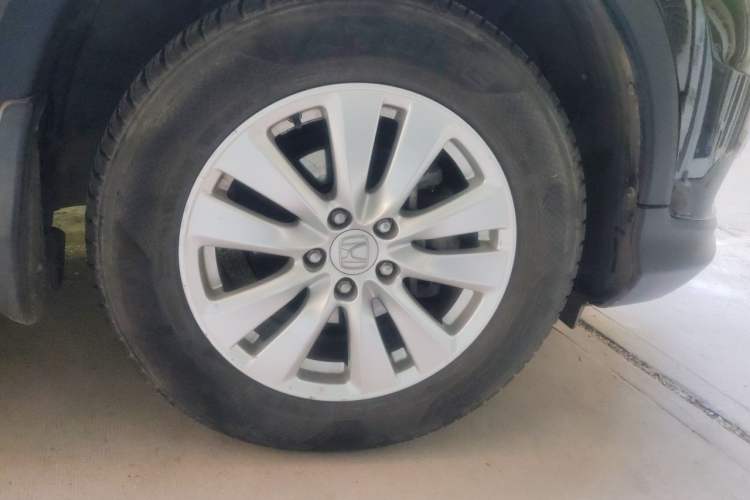 Used Honda CR-V 2016 2.0L two-wheel drive Urban Edition Right Front Wheel Hub