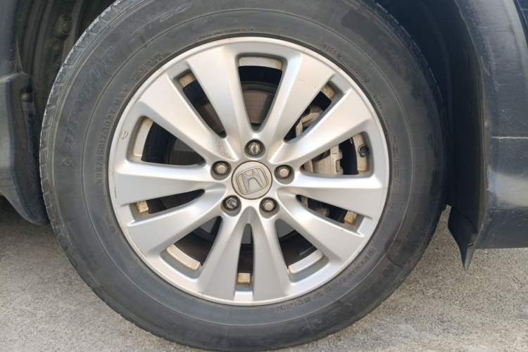 Used Honda CR-V 2016 2.0L Two-Wheel Drive Classic Edition Right Front Wheel Hub