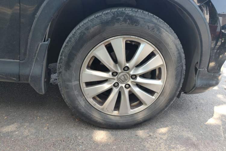 Used Honda CR-V 2016 2.0L Two-Wheel Drive Classic Edition Right Front Wheel Hub