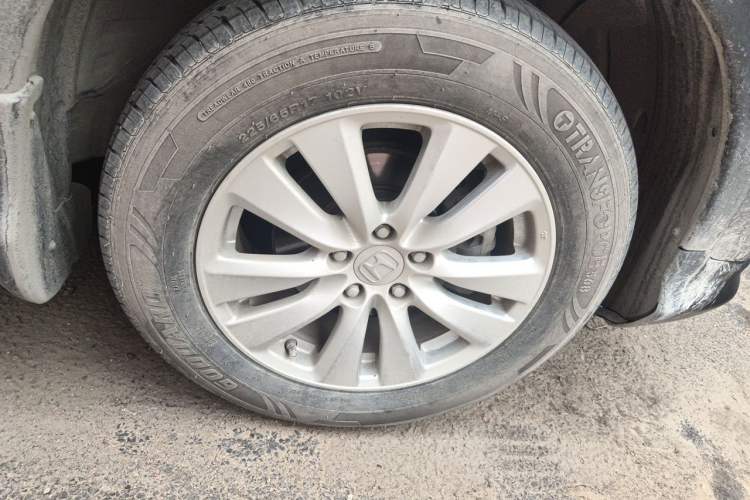 Used Honda CR-V 2016 2.0L two-wheel drive Urban Edition Right Front Wheel Hub