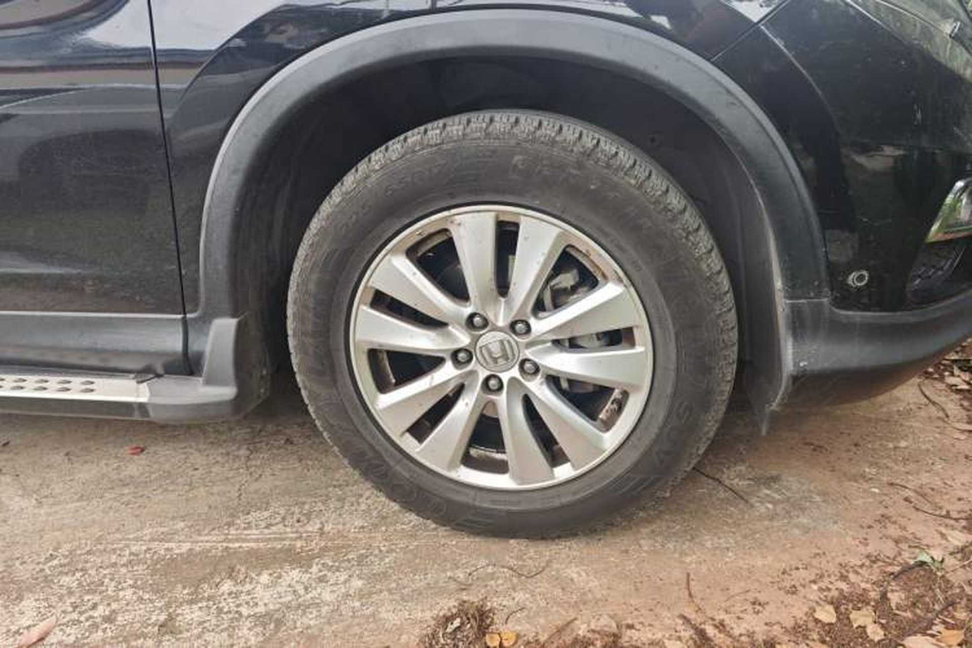 Used Honda CR-V 2016 2.0L two-wheel drive Urban Edition Right Front Wheel Hub