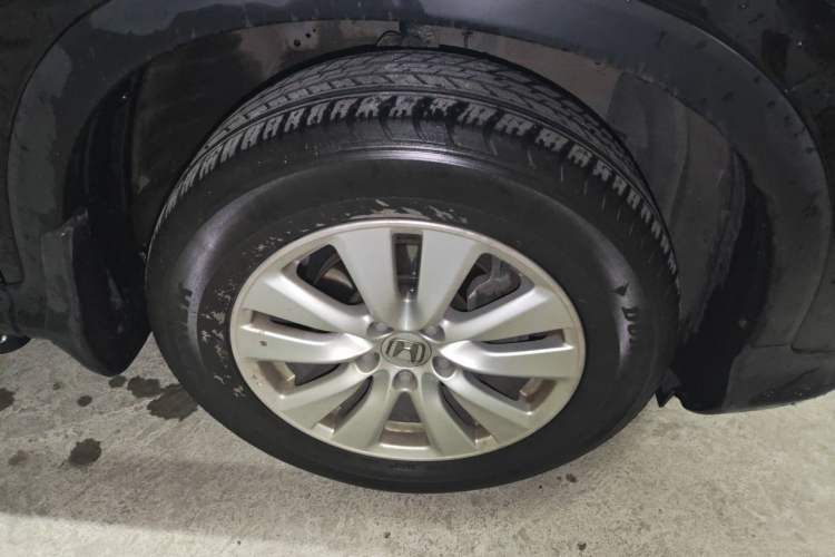 Used Honda CR-V 2016 2.0L two-wheel drive Urban Edition Right Front Wheel Hub