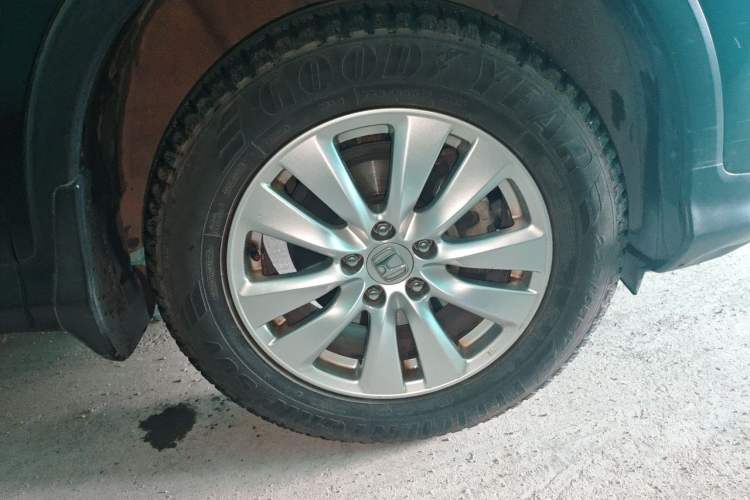 Used Honda CR-V 2016 2.0L Two-Wheel Drive Classic Edition Right Front Wheel Hub