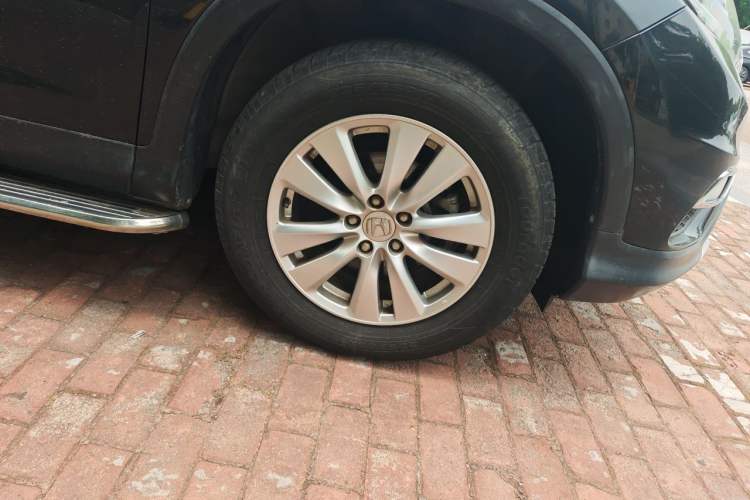 Used Honda CR-V 2016 2.0L two-wheel drive Urban Edition Right Front Wheel Hub