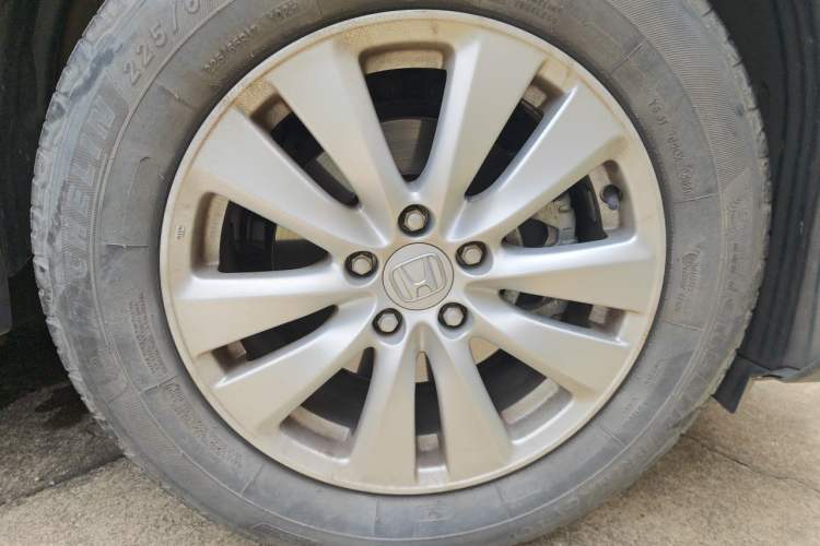 Used Honda CR-V 2016 2.0L two-wheel drive Urban Edition Right Front Wheel Hub