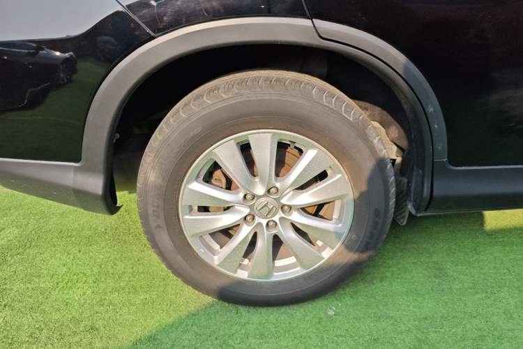 Used Honda CR-V 2016 2.0L two-wheel drive Urban Edition Right Rear Wheel Hub