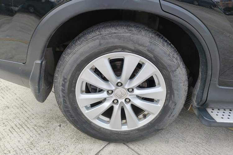 Used Honda CR-V 2016 2.0L two-wheel drive Urban Edition Right Rear Wheel Hub