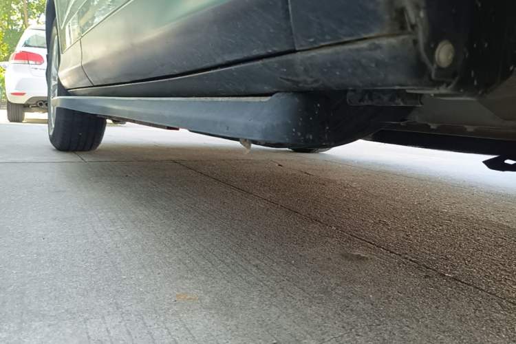 Used Honda CR-V 2016 2.0L two-wheel drive Urban Edition Right Side Sill