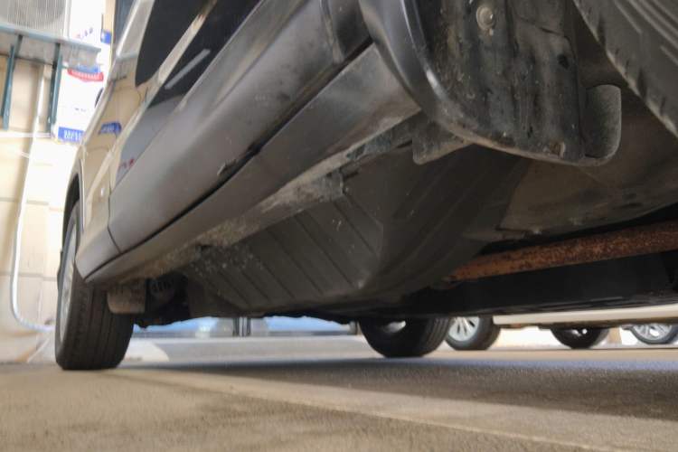 Used Honda CR-V 2016 2.0L two-wheel drive Urban Edition Right Side Sill