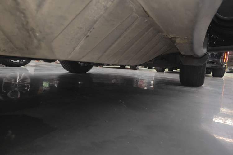 Used Honda CR-V 2016 2.0L Two-Wheel Drive Classic Edition Right Side Sill