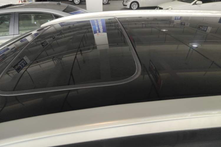 Used Honda CR-V 2016 2.0L two-wheel drive Urban Edition Roof