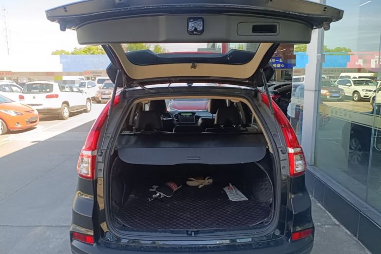Used Honda CR-V 2016 2.0L two-wheel drive Urban Edition Trunk