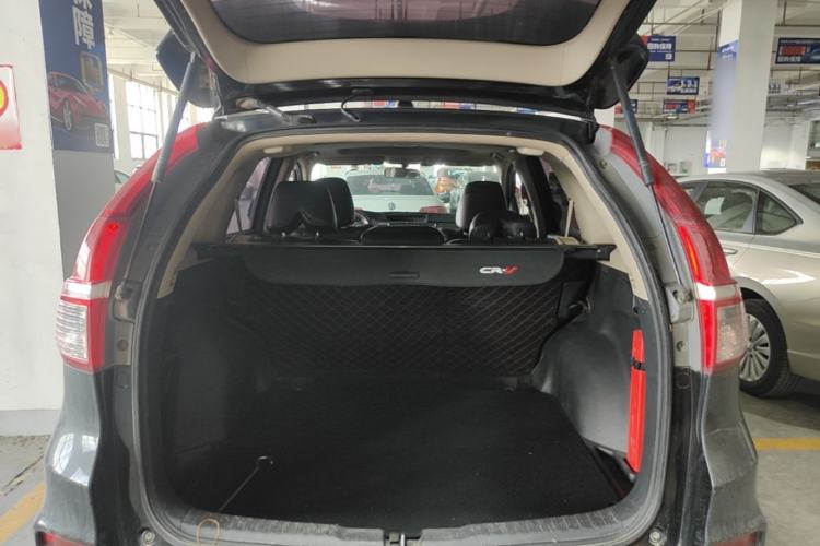 Used Honda CR-V 2016 2.0L two-wheel drive Urban Edition Trunk