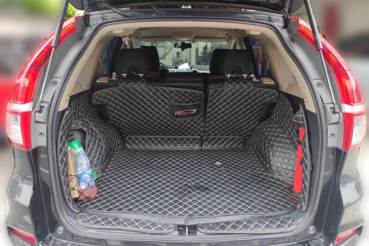 Used Honda CR-V 2016 2.0L Two-Wheel Drive Classic Edition Trunk