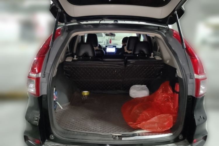 Used Honda CR-V 2016 2.0L two-wheel drive Urban Edition Trunk