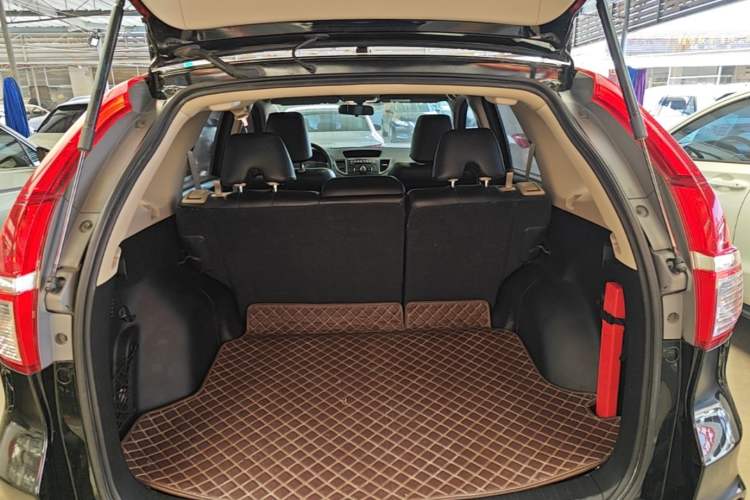 Used Honda CR-V 2016 2.0L two-wheel drive Urban Edition Trunk