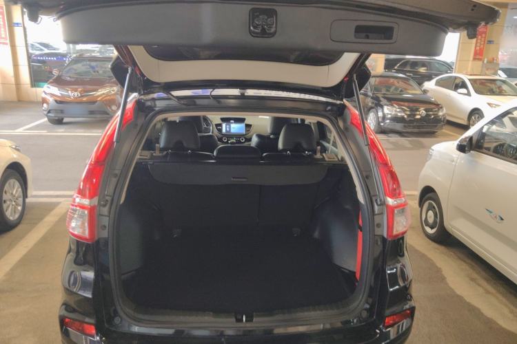Used Honda CR-V 2016 2.0L two-wheel drive Urban Edition Trunk