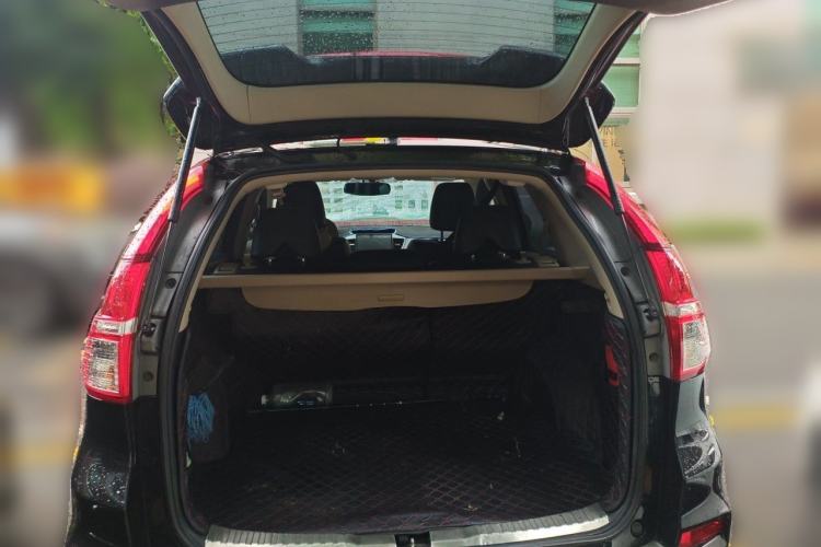 Used Honda CR-V 2016 2.0L two-wheel drive Urban Edition Trunk