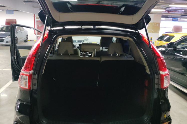 Used Honda CR-V 2016 2.0L Two-Wheel Drive Classic Edition Trunk