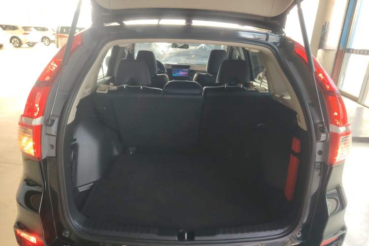 Used Honda CR-V 2016 2.0L two-wheel drive Urban Edition Trunk