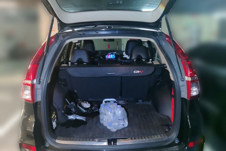 Used Honda CR-V 2016 2.0L two-wheel drive Urban Edition Trunk