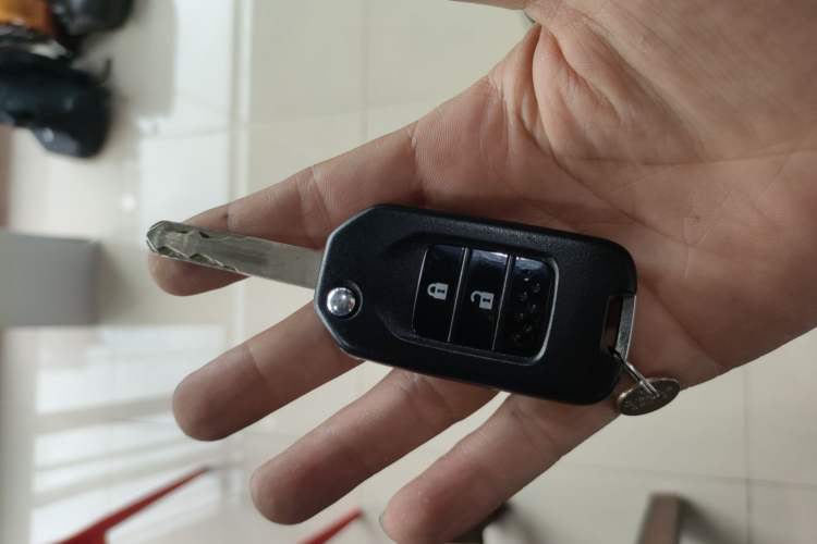 Used Honda CR-V 2016 2.0L two-wheel drive Urban Edition Vehicle Key