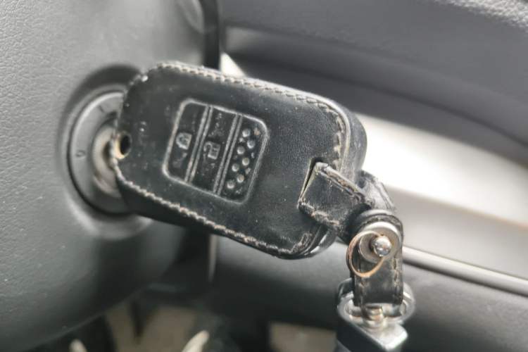 Used Honda CR-V 2016 2.0L Two-Wheel Drive Classic Edition Vehicle Key