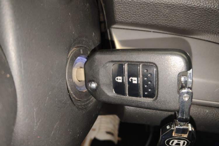 Used Honda CR-V 2016 2.0L two-wheel drive Urban Edition Vehicle Key
