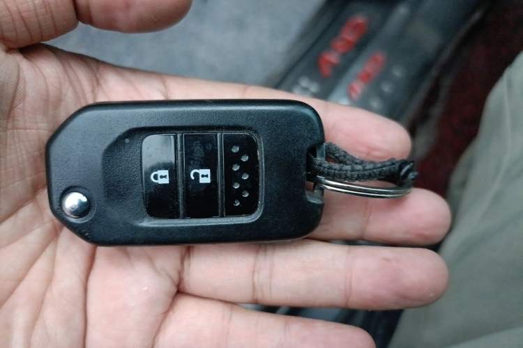 Used Honda CR-V 2016 2.0L two-wheel drive Urban Edition Vehicle Key