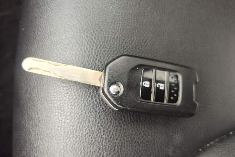 Used Honda CR-V 2016 2.0L Two-Wheel Drive Classic Edition Vehicle Key
