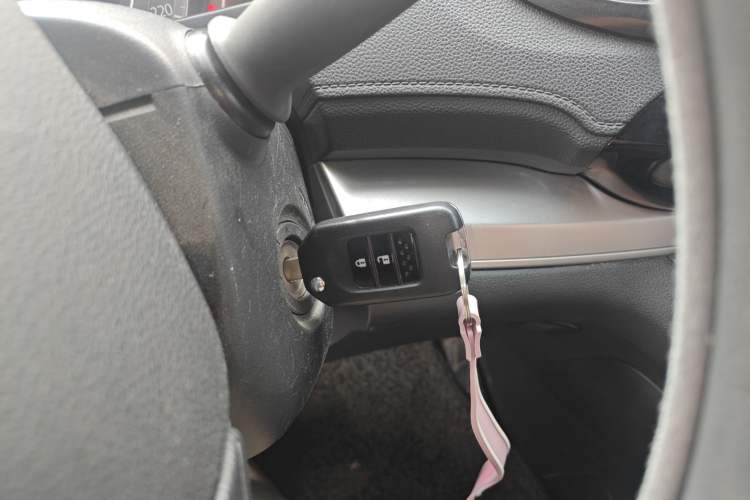 Used Honda CR-V 2016 2.0L Two-Wheel Drive Classic Edition Vehicle Key