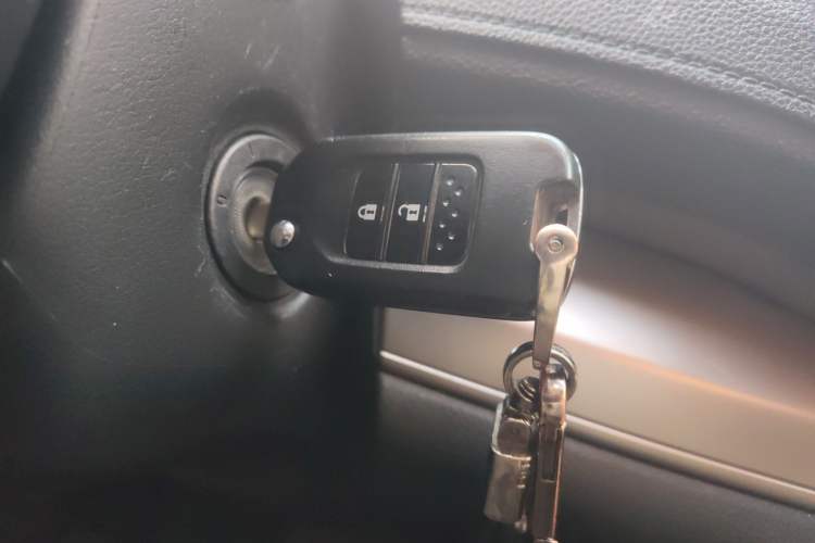 Used Honda CR-V 2016 2.0L two-wheel drive Urban Edition Vehicle Key