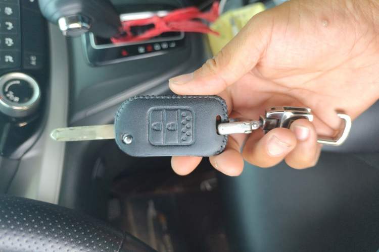 Used Honda CR-V 2016 2.0L Two-Wheel Drive Classic Edition Vehicle Key