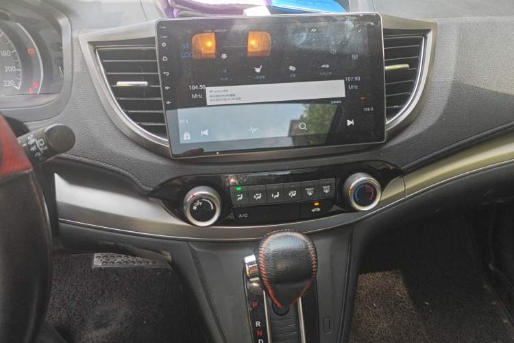 Used Honda CR-V 2016 2.0L two-wheel drive Urban Edition Audio And AC Panel