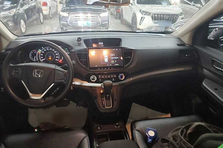 Used Honda CR-V 2016 2.0L two-wheel drive Urban Edition Center Console