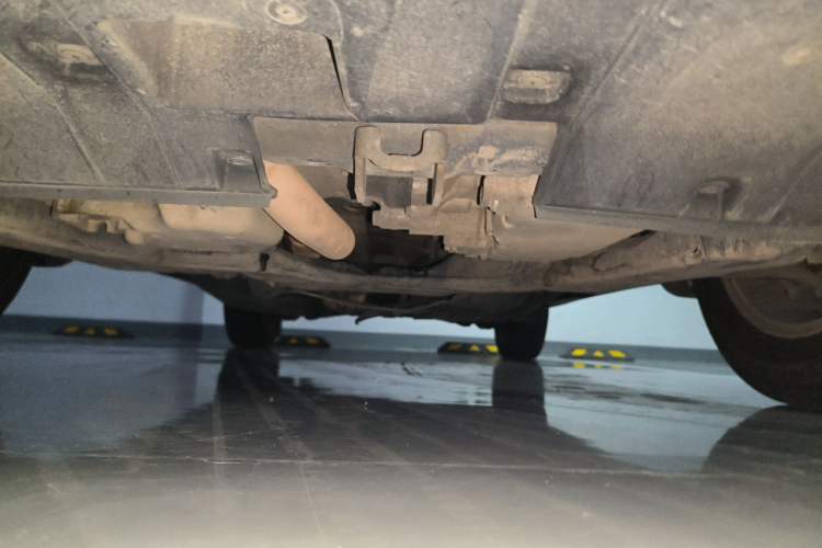 Used Honda CR-V 2016 2.0L two-wheel drive Urban Edition Chassis Front