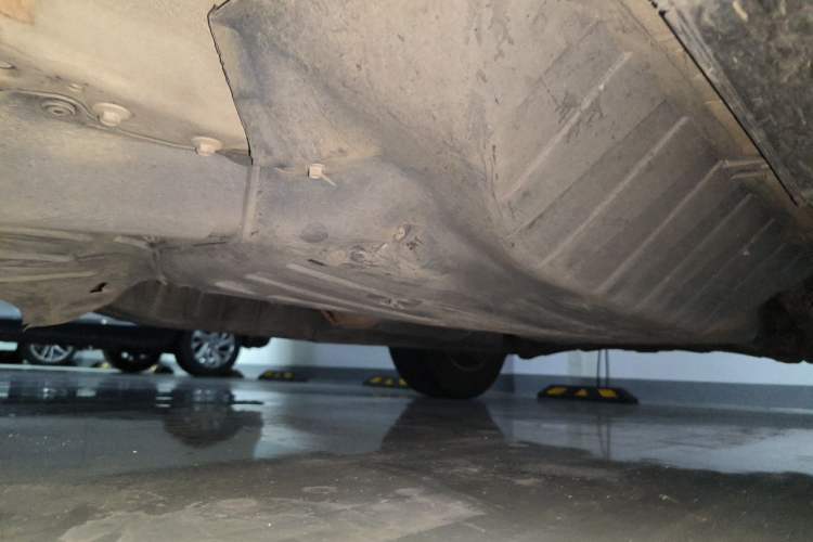 Used Honda CR-V 2016 2.0L two-wheel drive Urban Edition Chassis Front Left