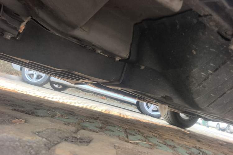Used Honda CR-V 2016 2.0L two-wheel drive Urban Edition Chassis Front Left