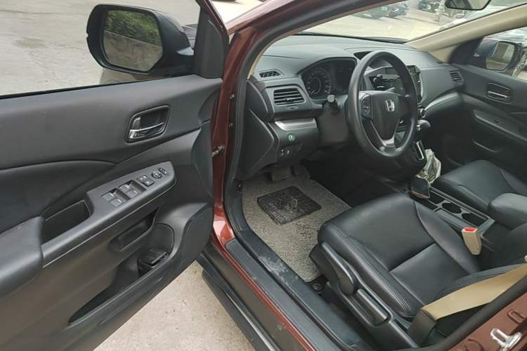 Used Honda CR-V 2016 2.0L two-wheel drive Urban Edition Driver Seat