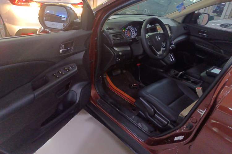 Used Honda CR-V 2016 2.0L two-wheel drive Urban Edition Driver Seat